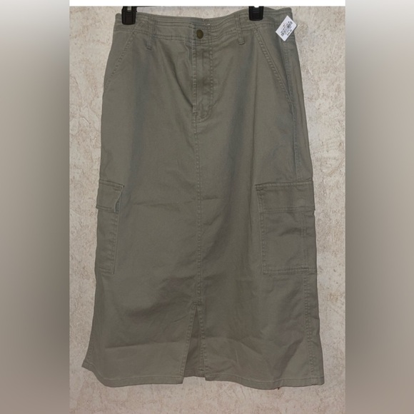 a.n.a High Rise Cargo Skirt - Picture 2 of 6